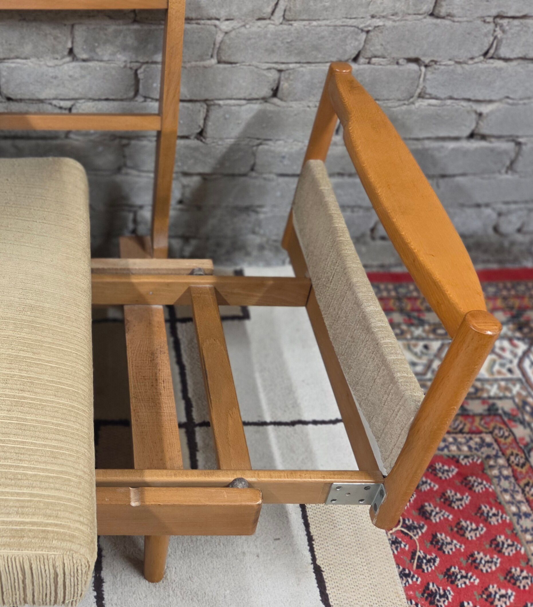 Stella vintage Scandinavian convertible sofa in beech – 1970s