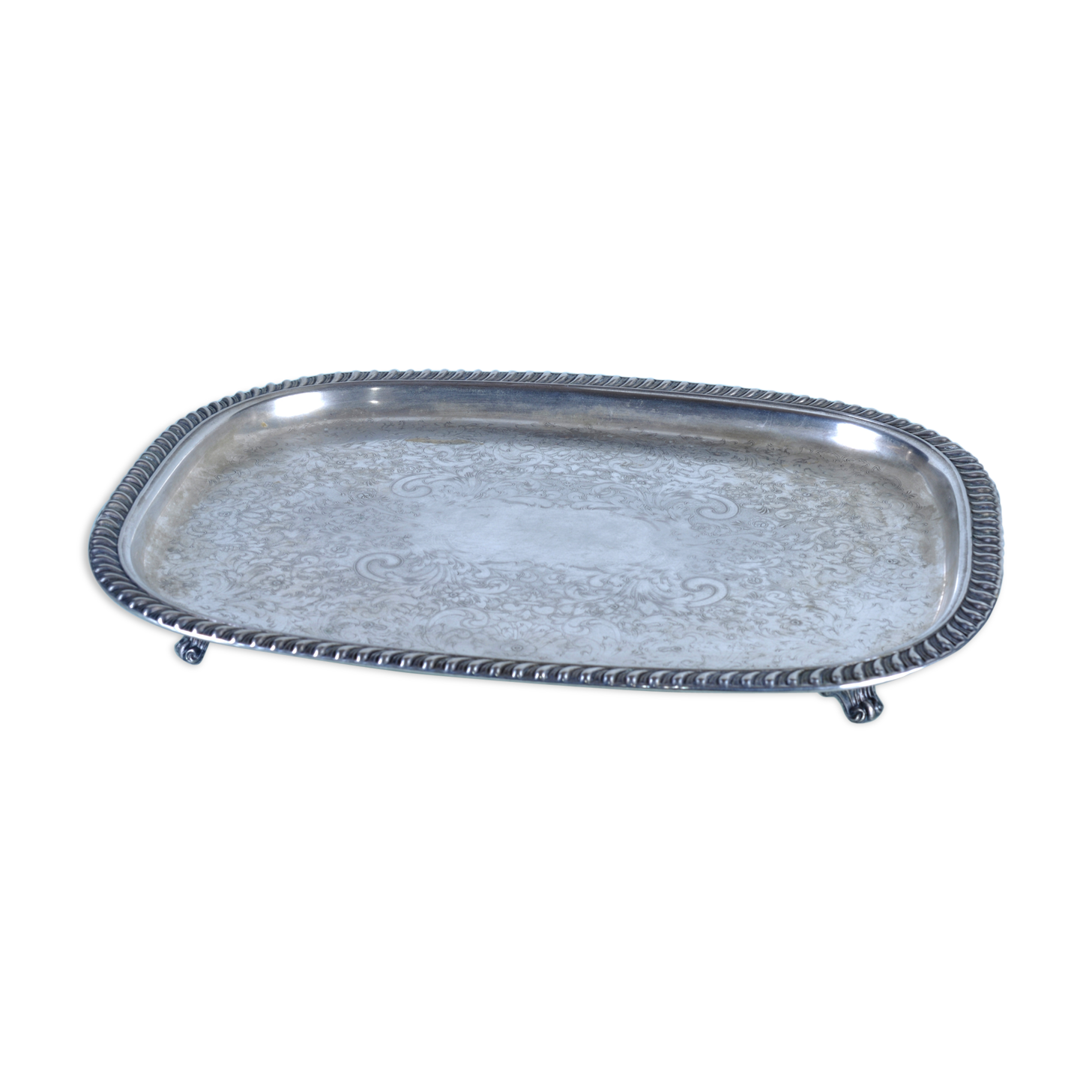 Silver metal top on stand (Leonardo Silver)