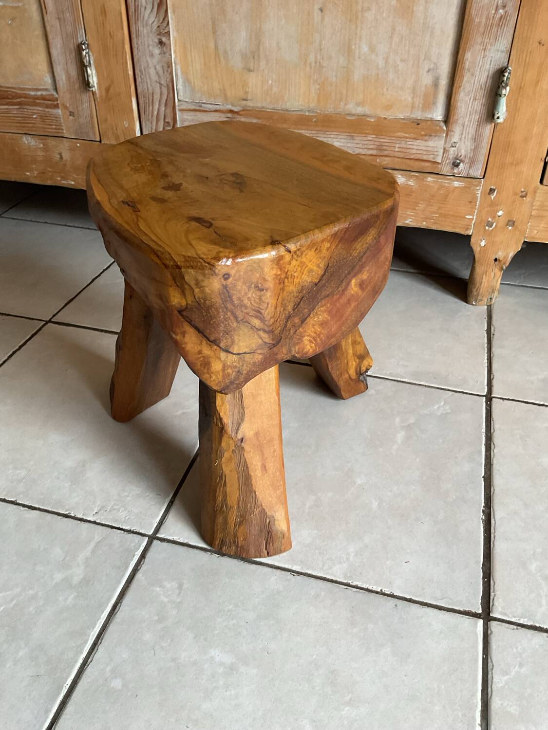 Tabouret tripode brutaliste bois Olivier design 50/60