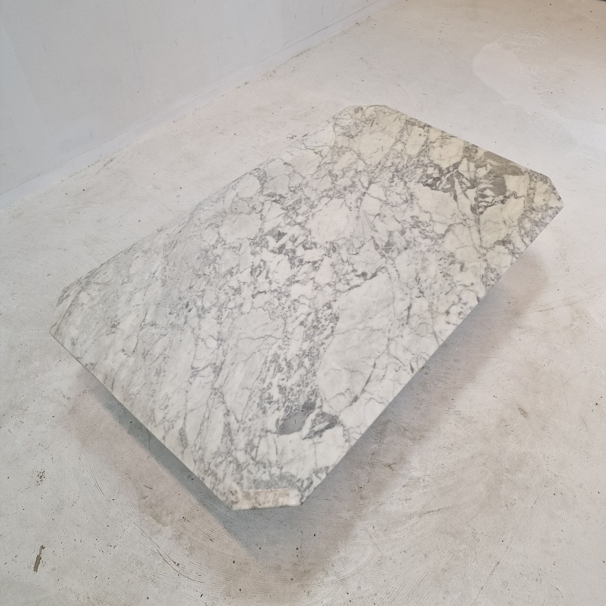 Table basse en marbre italien années 1970