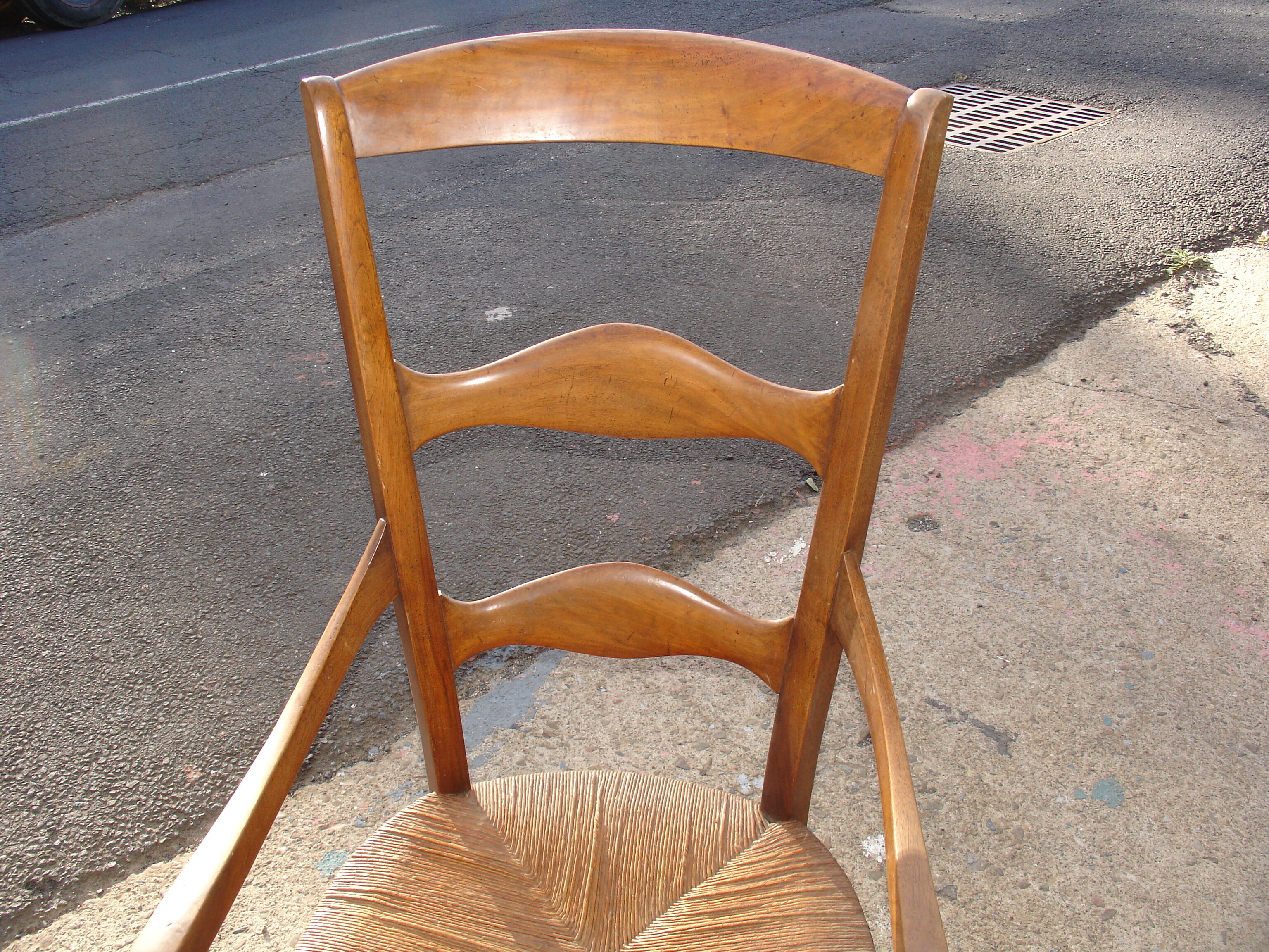 Fauteuil époque Louis Philippe en noyer et paille