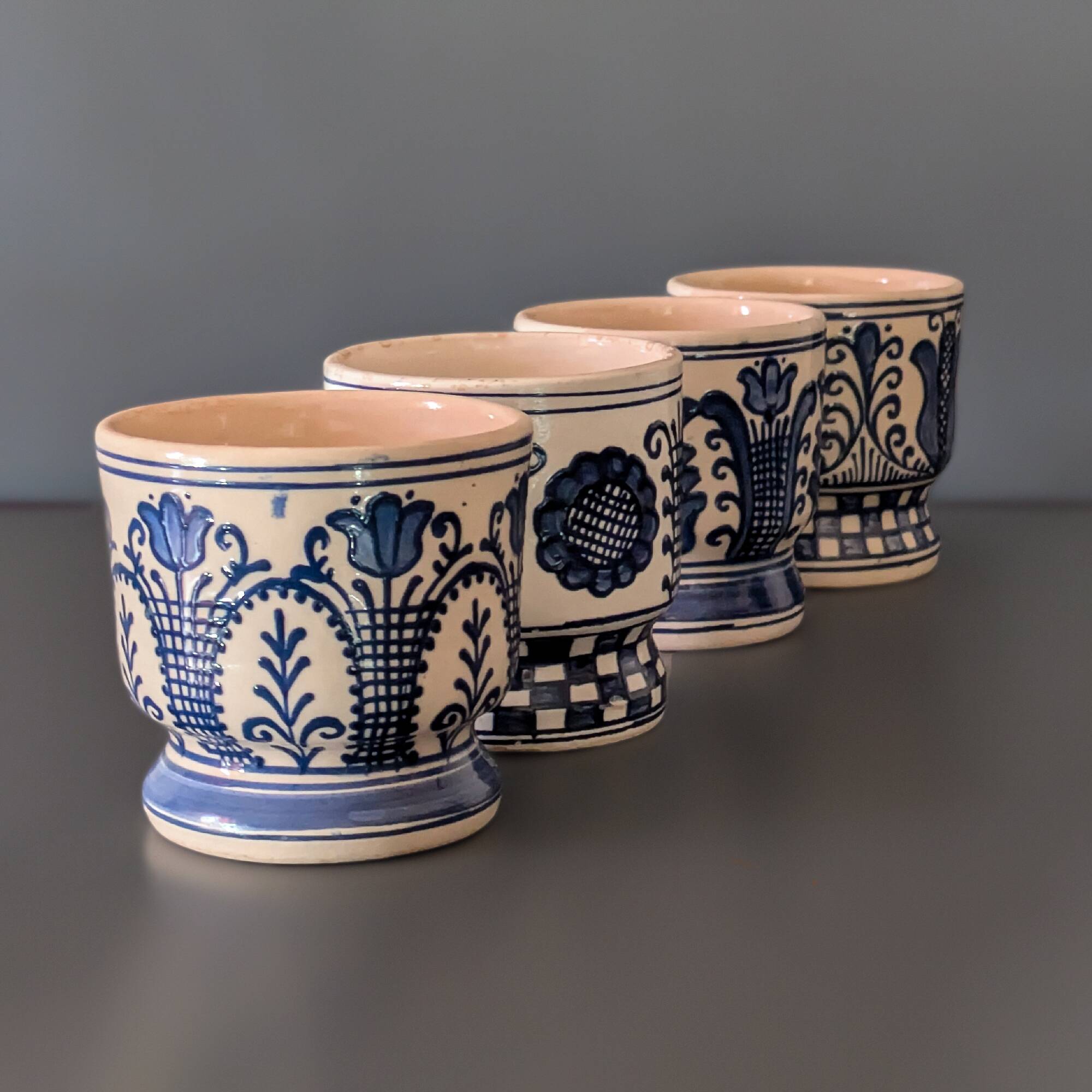 4 tasses artisanales vintage Korond en céramique bleue, signées