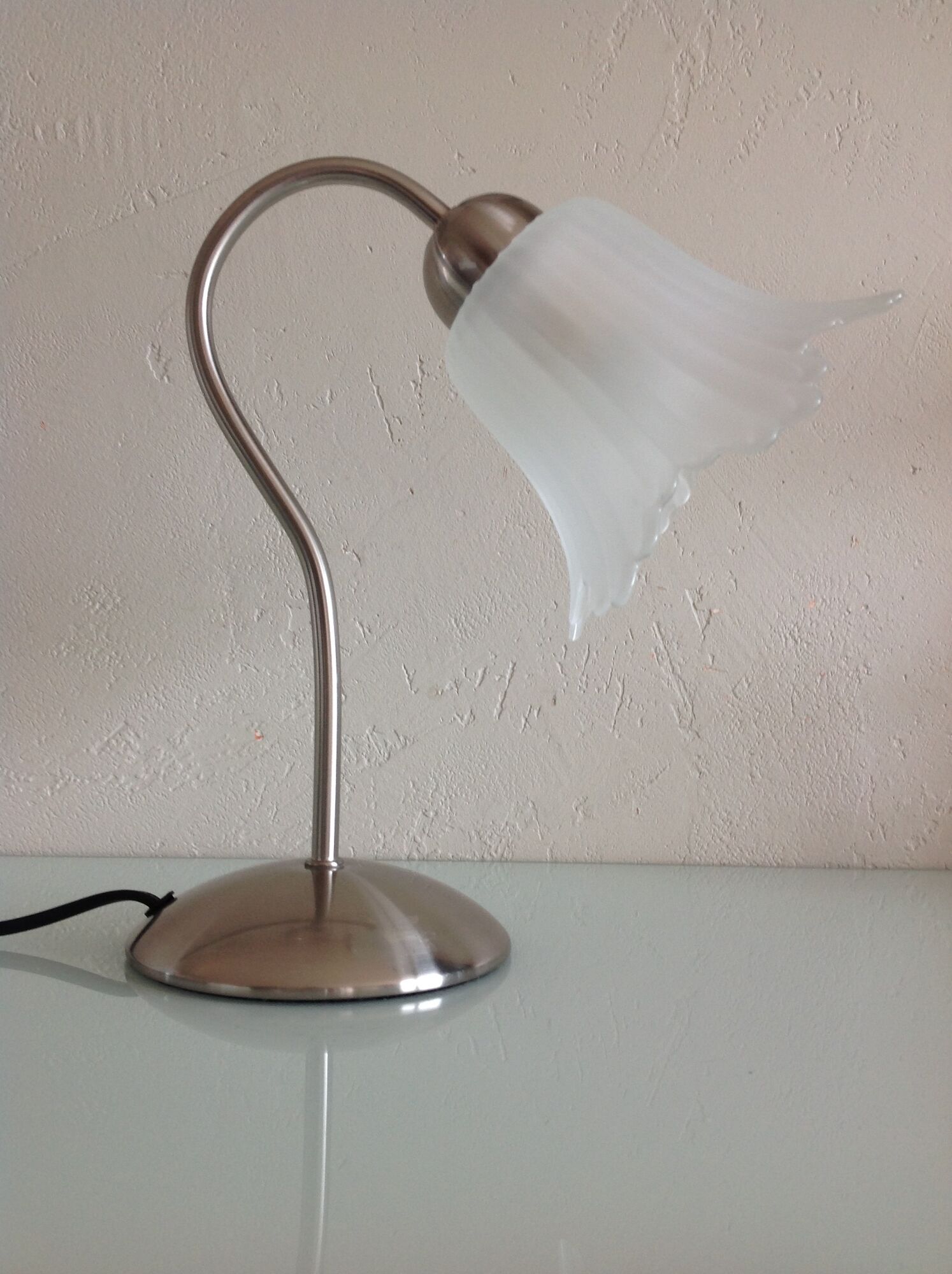 Bedside lamp in metal and frosted glass art deco style