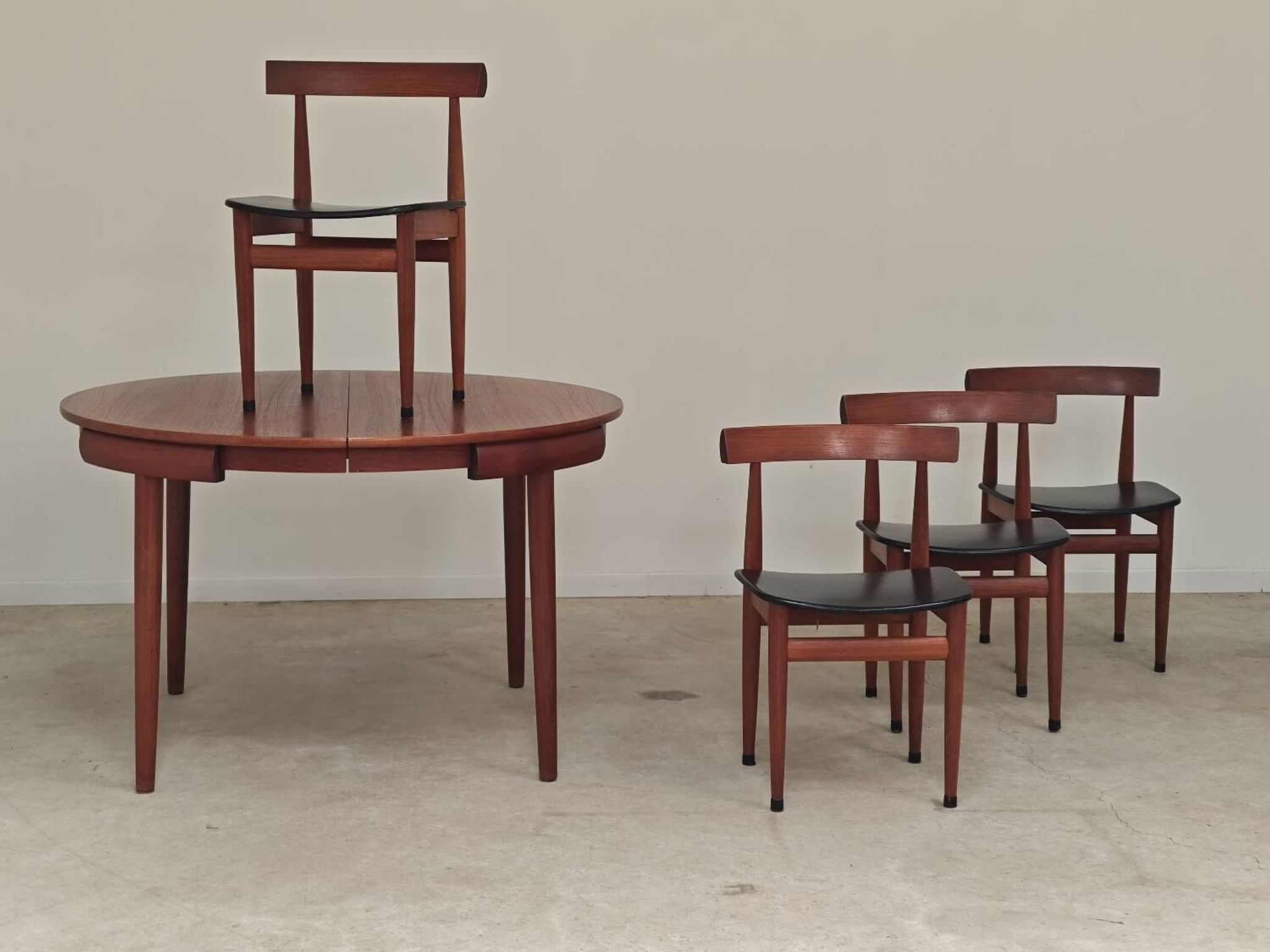 Table de repas et 4 chaises par Hans Olsen pour Frem Rojle  Danemark