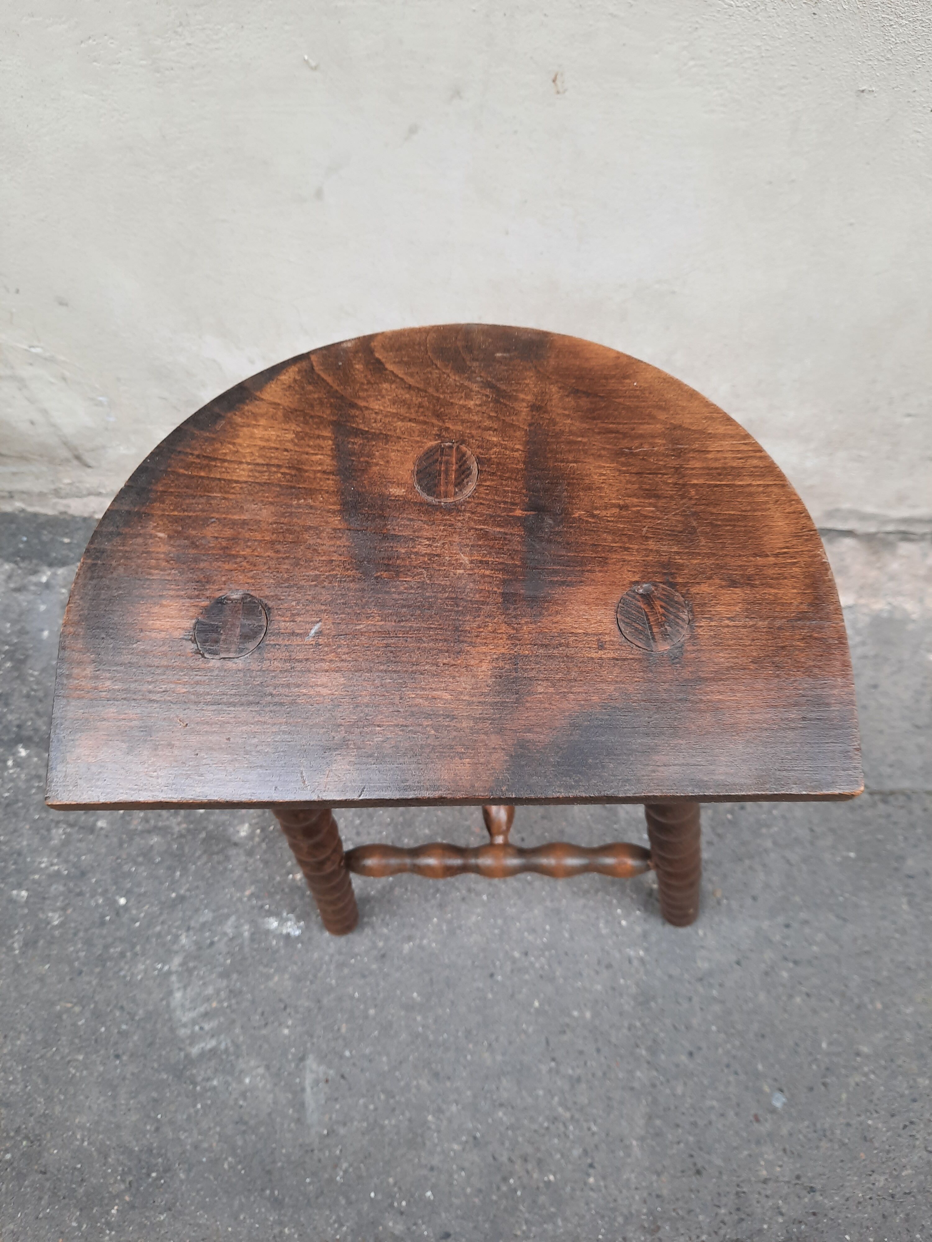 Tripod stool