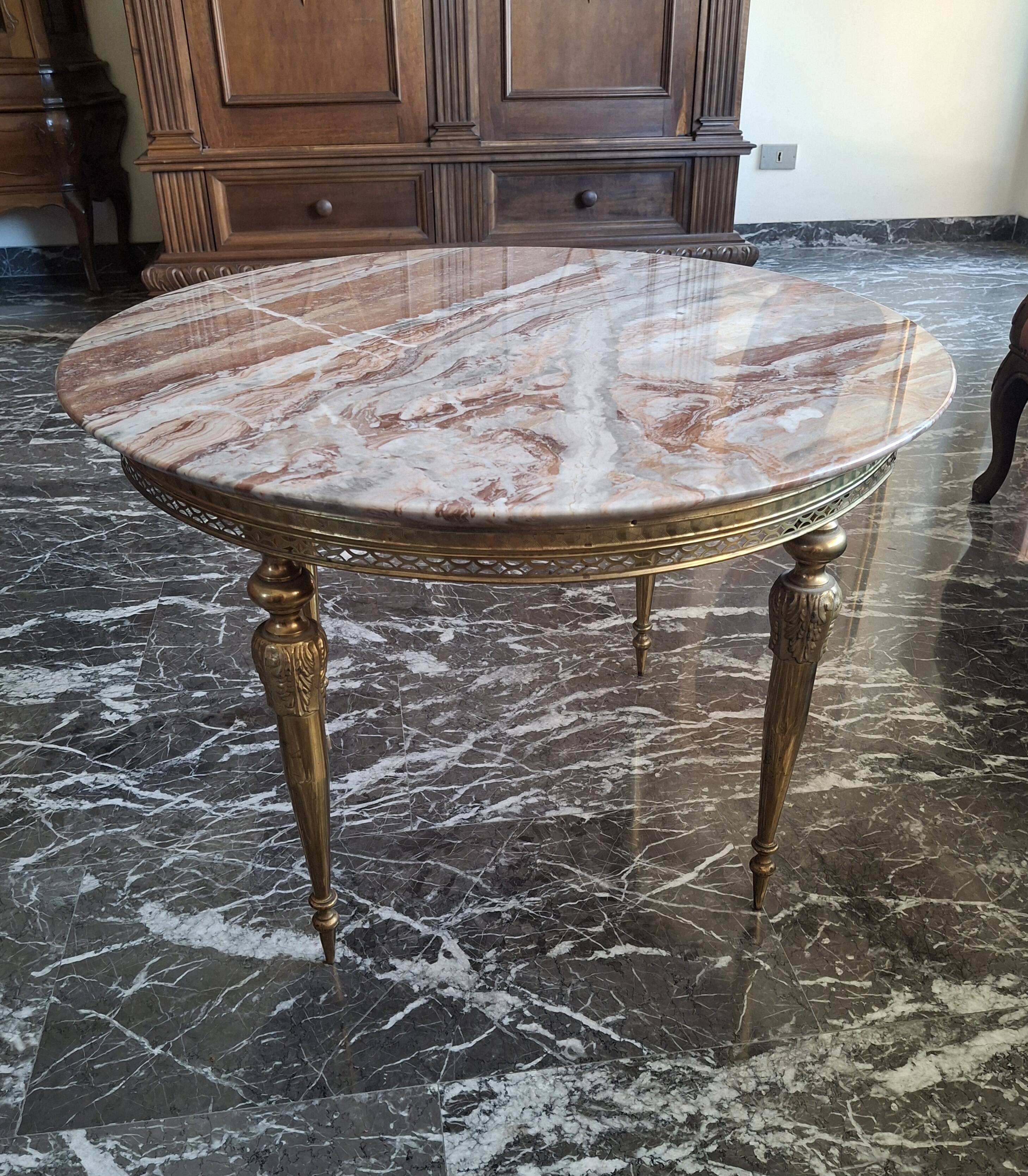 Table d’appoint italienne en marbre rose, années 60