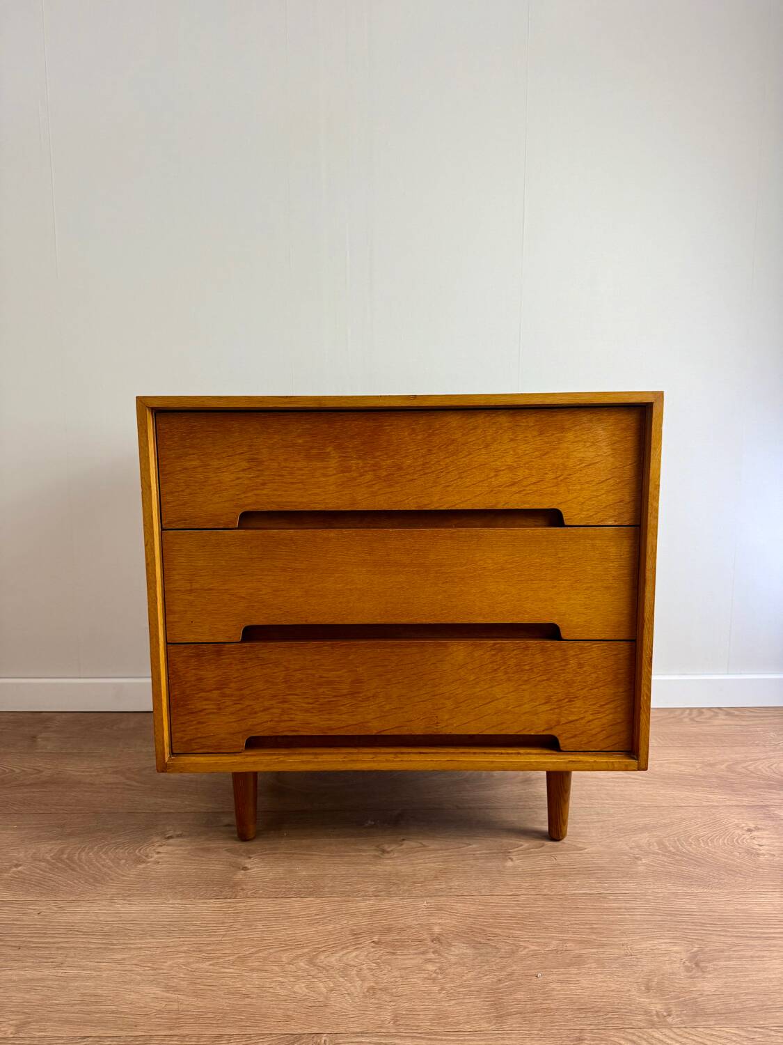 STAG English chest of drawers