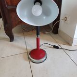 Articulated desk lamp
