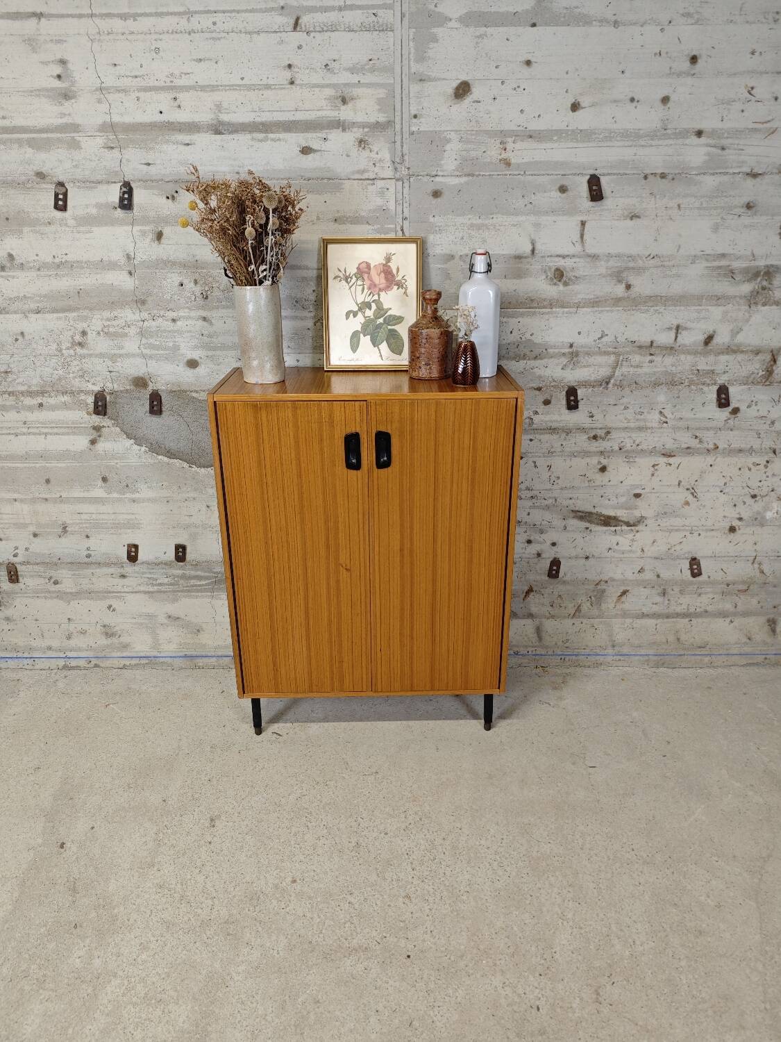 Vintage storage unit