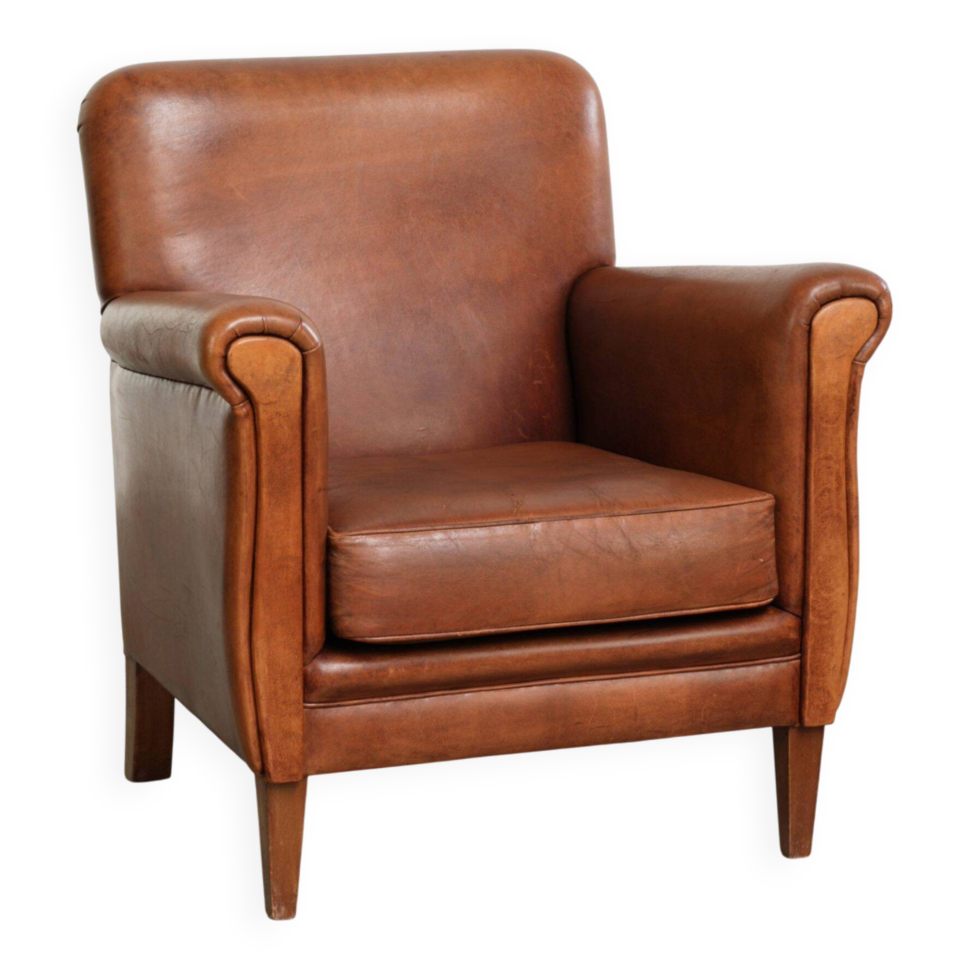 Timeless sheepskin armchair with beautiful colours and a good design
