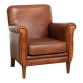 Timeless sheepskin armchair with beautiful colours and a good design