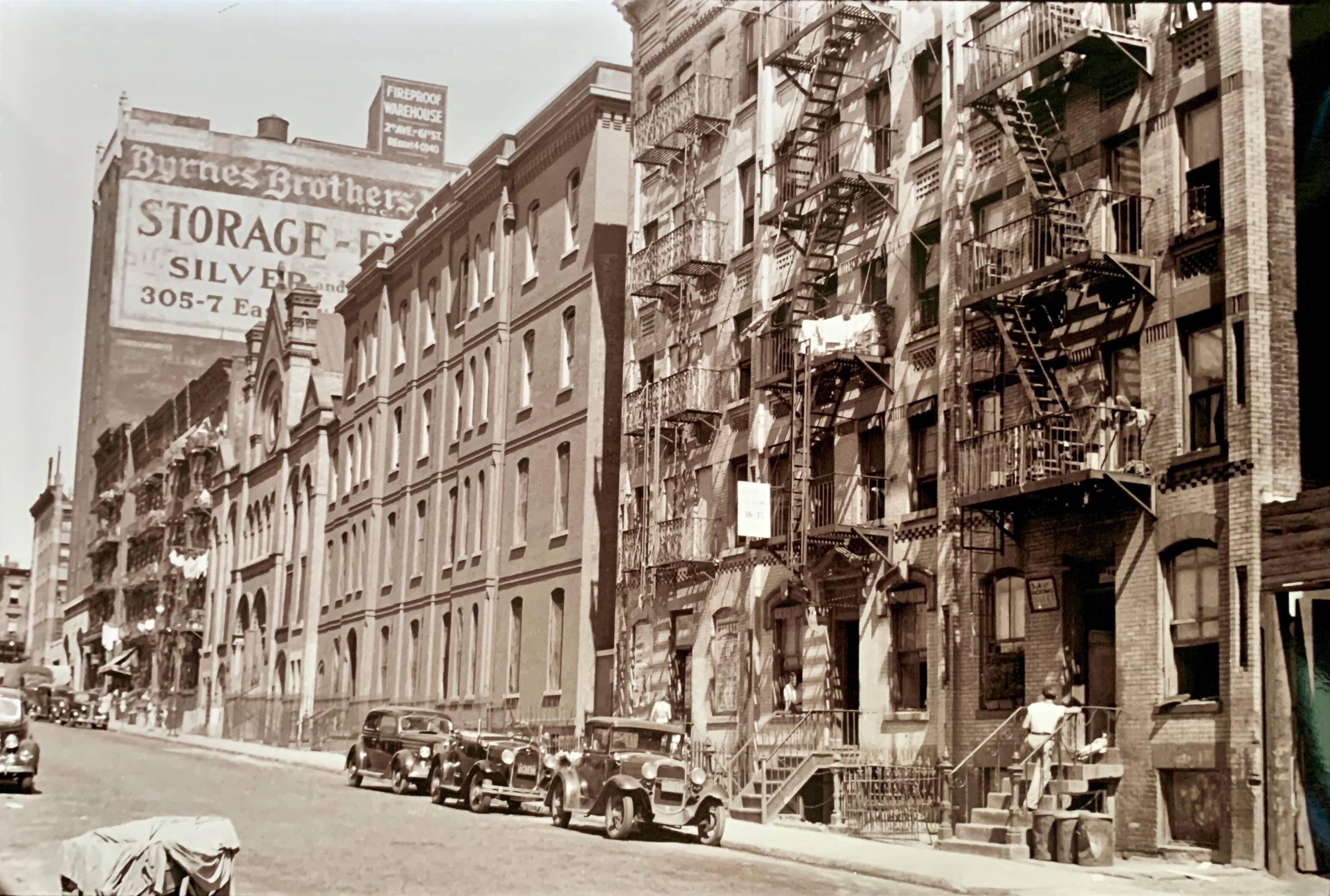 Manhattan Vintage — The raw charm of old New York.