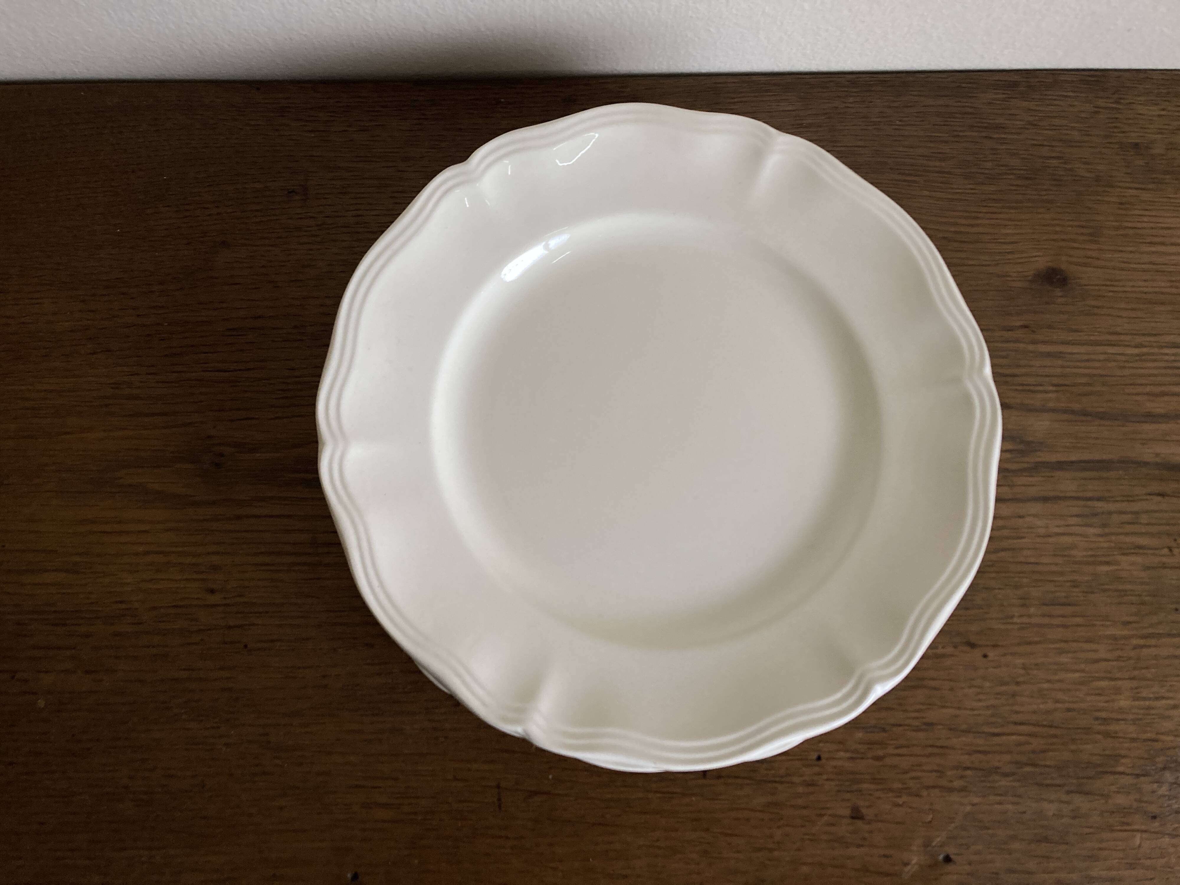 Set of 5 Sarreguemines ivory plates with gadroons 1960