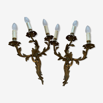 Paire d'appliques XIXème en bronze doré 3 bras de lumière style Louis XV