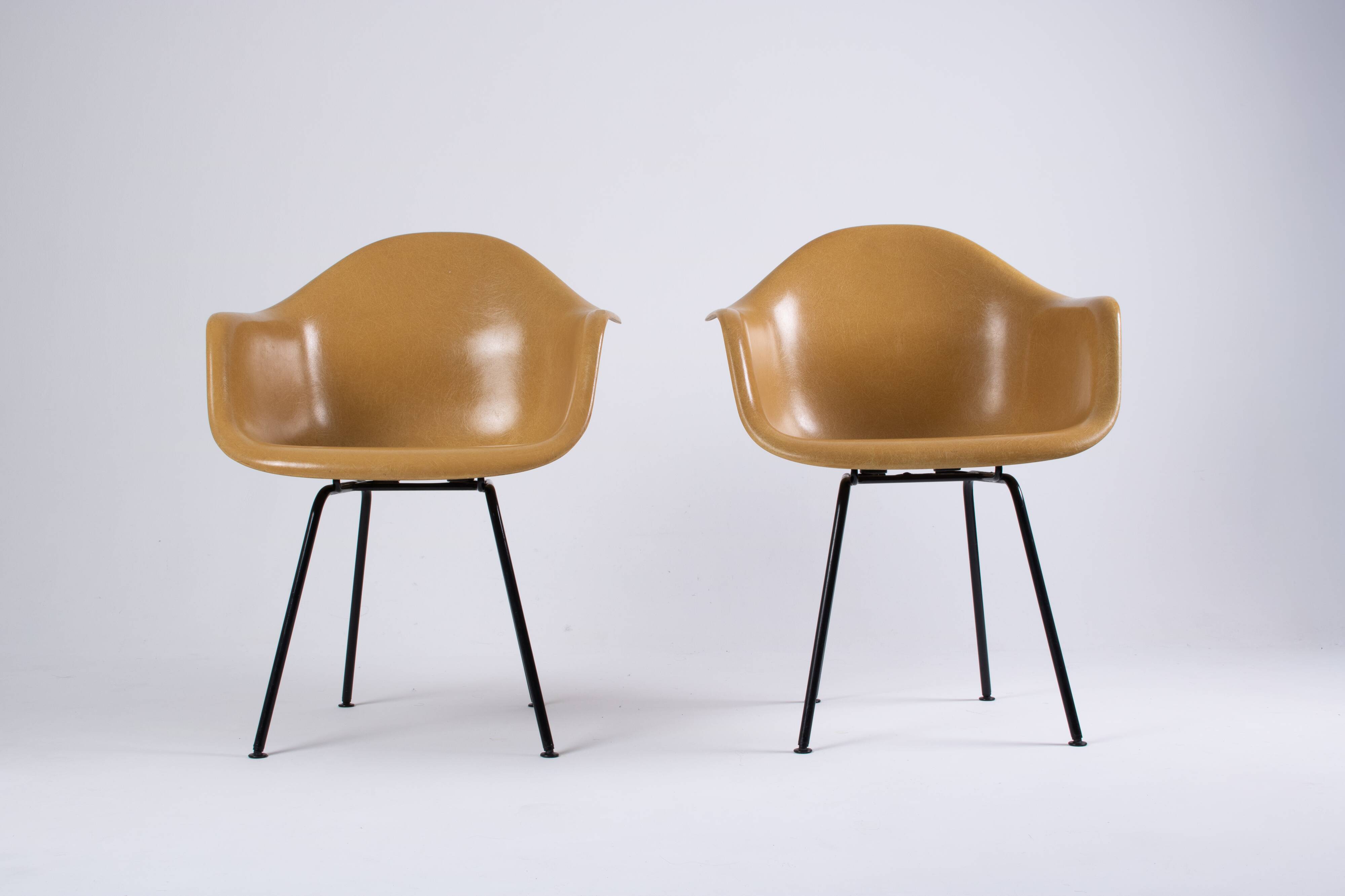 DAX Eames in fibreglass – Light Ochre – Herman Miller / Vitra – circa 19