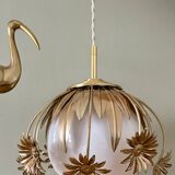 Suspension en métal doré et globe opaline ancien