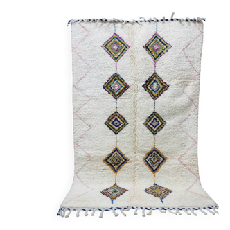 Moroccan rug in natural wool 250cm x 150cm