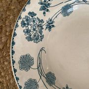 Deep plates Sarreguemines geranium model in blue 1900.