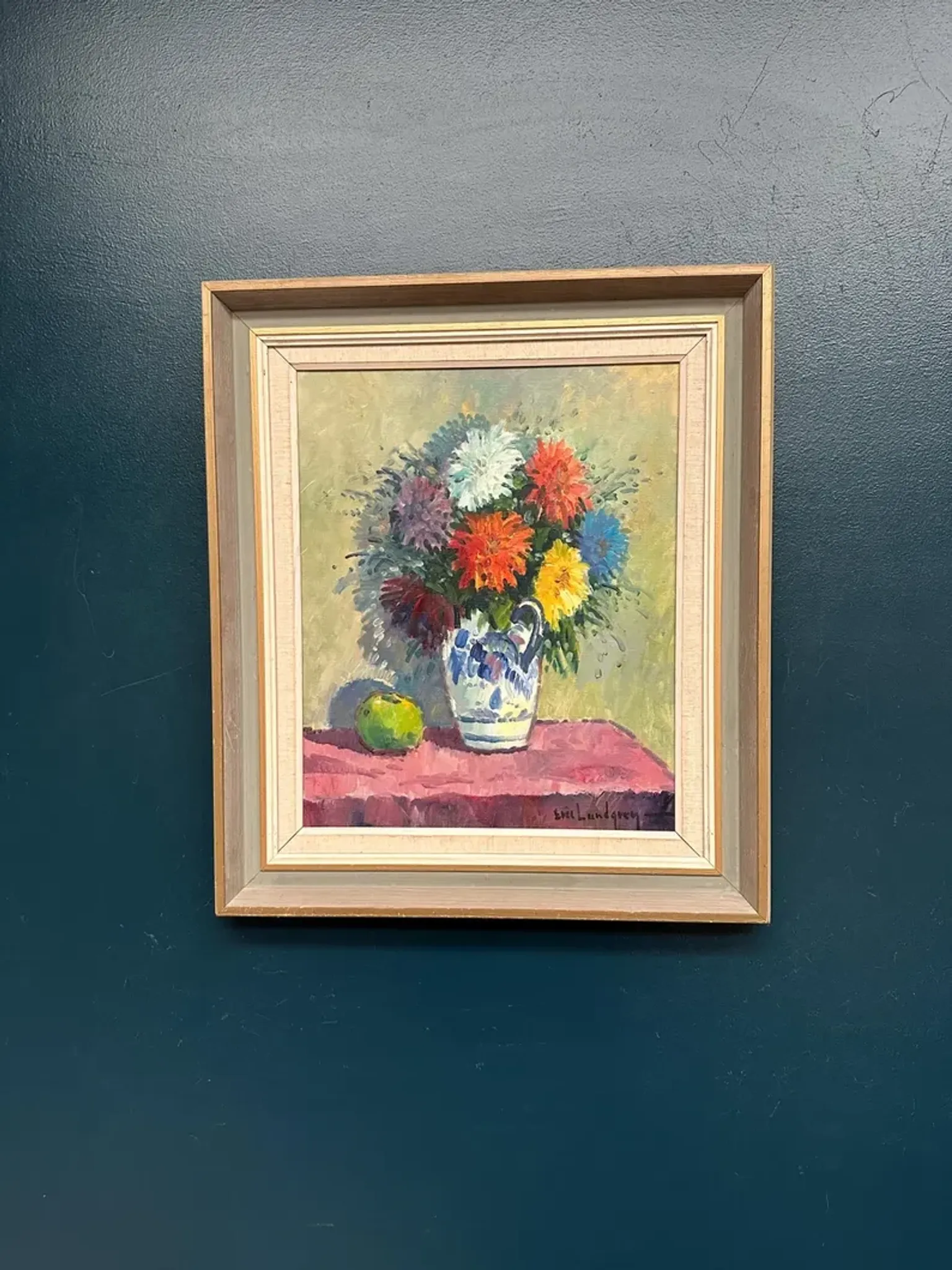 Original Swedish Oil on Canvas – “Asters in a Ceramic Vase” by Eric Lundgren – Signed – Vintage and Framed – 60 × 54 cm (23.6" × 21.3")