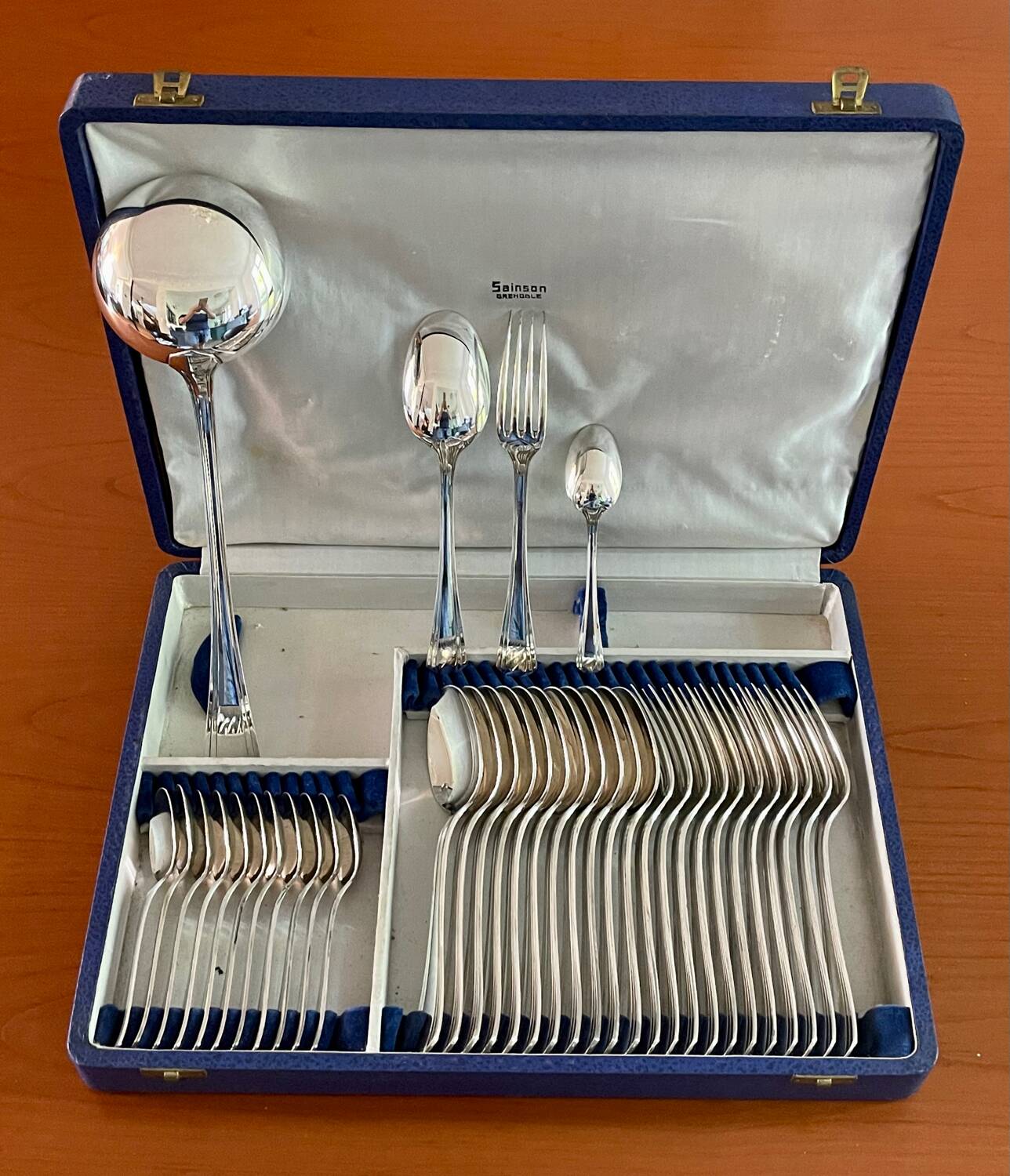 Ménagère christofle boréal 37pieces très bon état avec ecrin