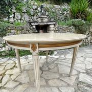 Louis XVI style round table in painted wood