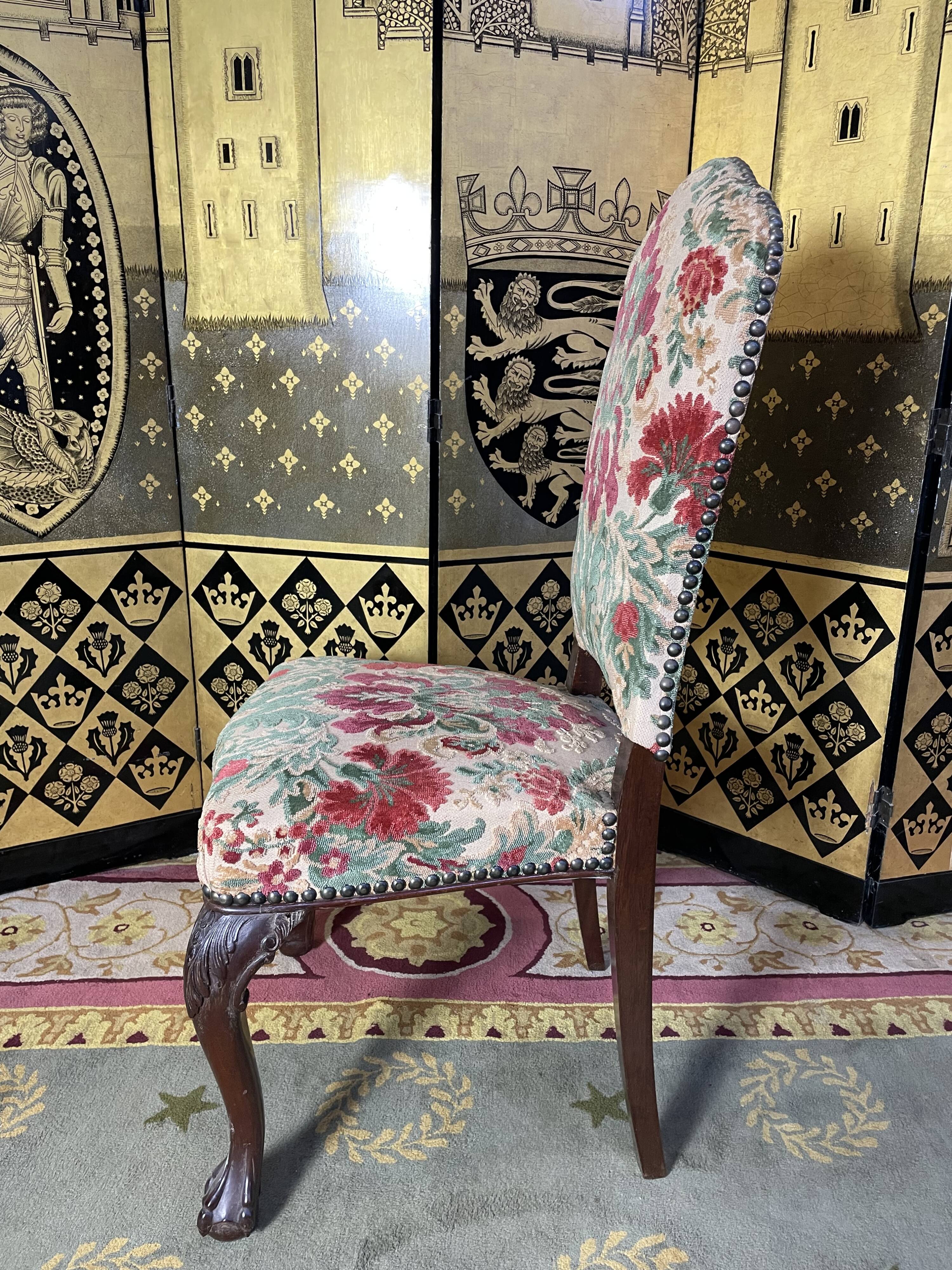 Suite of 6 velvet English chairs