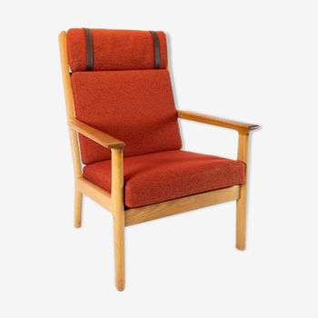 Armchair by Hans J. Wegner and Getama from the 1960s