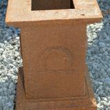 Cast iron base for medics or statue