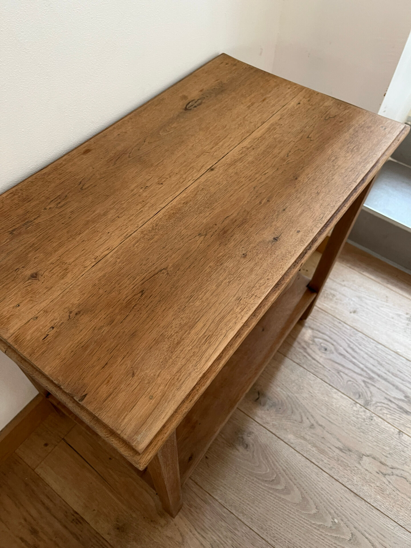 Petite table art deco