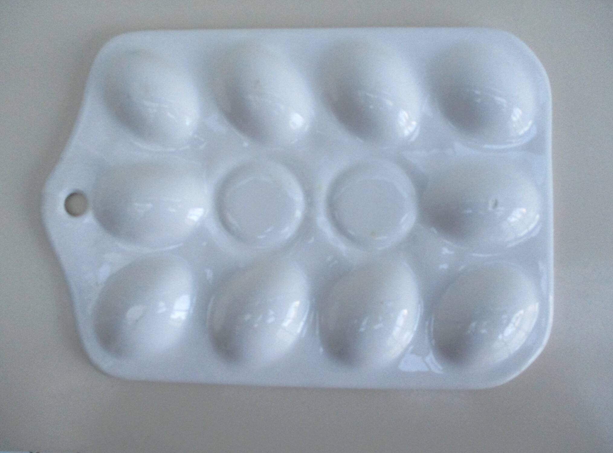 Egg dish, for presentation