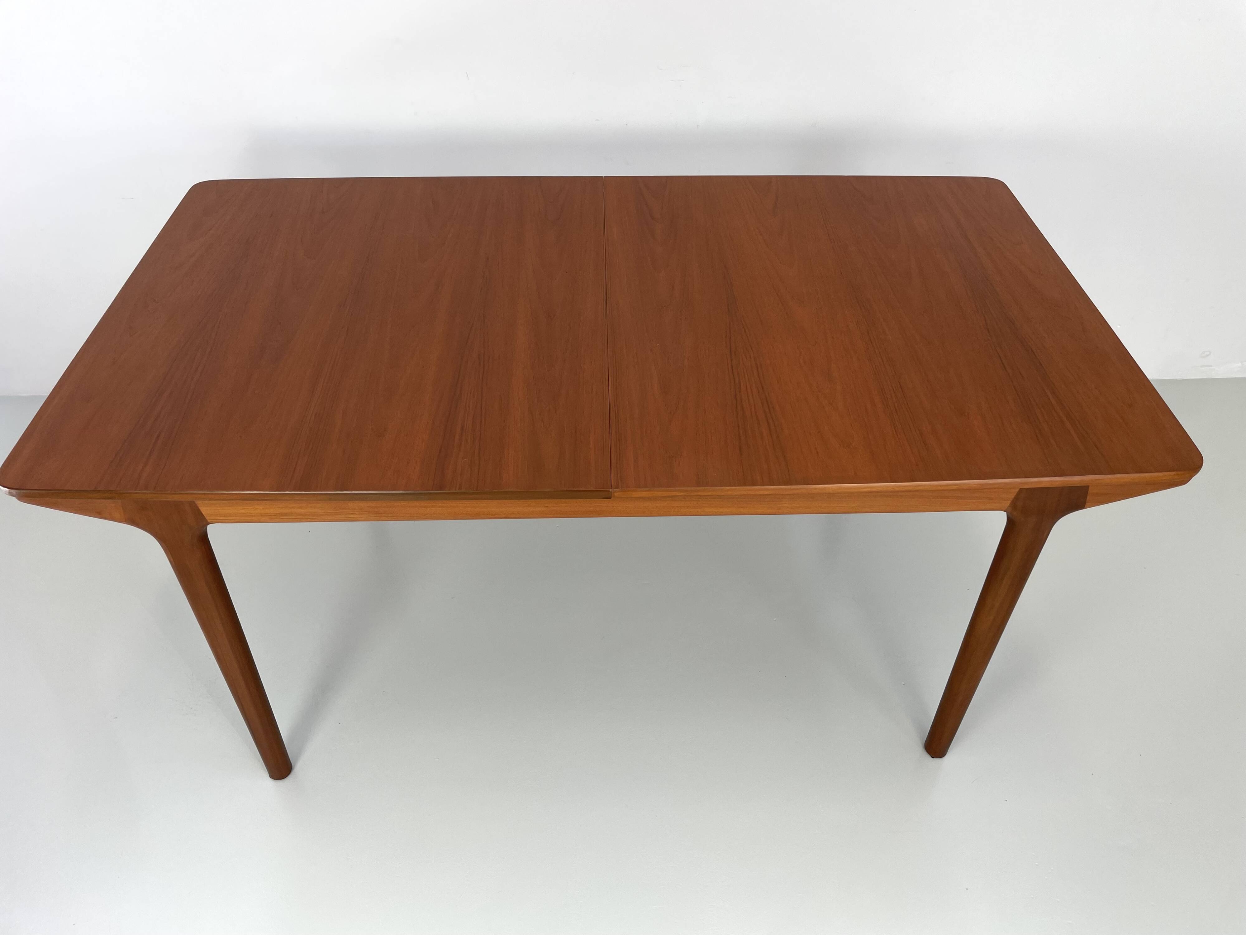 Vintage dining table by McIntosh 1960's