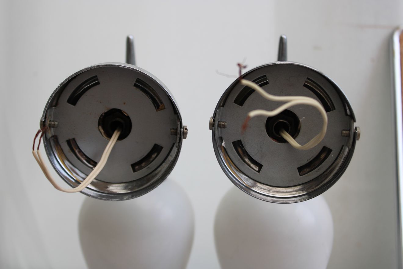 Pair of porcelain wall lamps