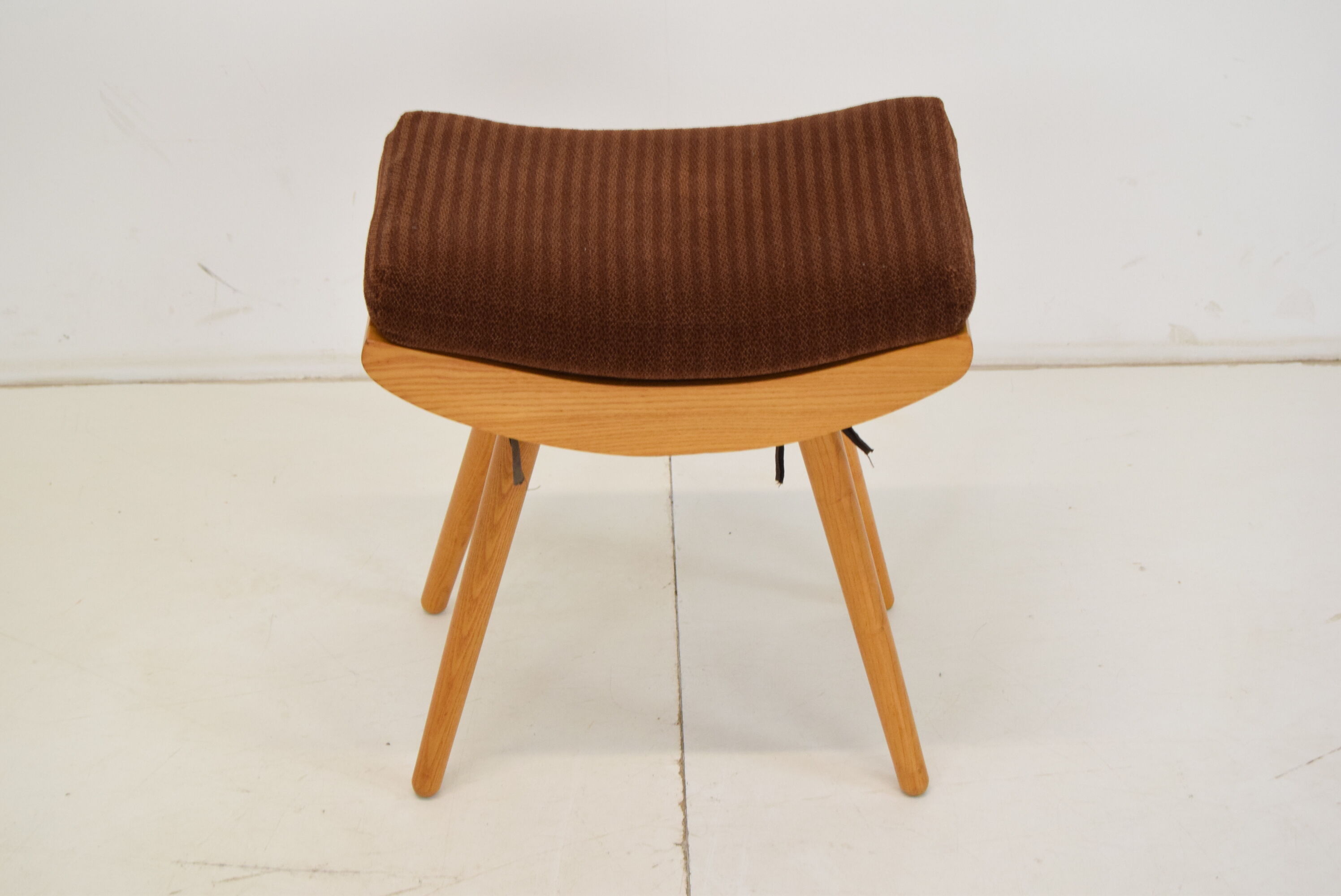 Mid-century Footstool or Stool, in 1985
