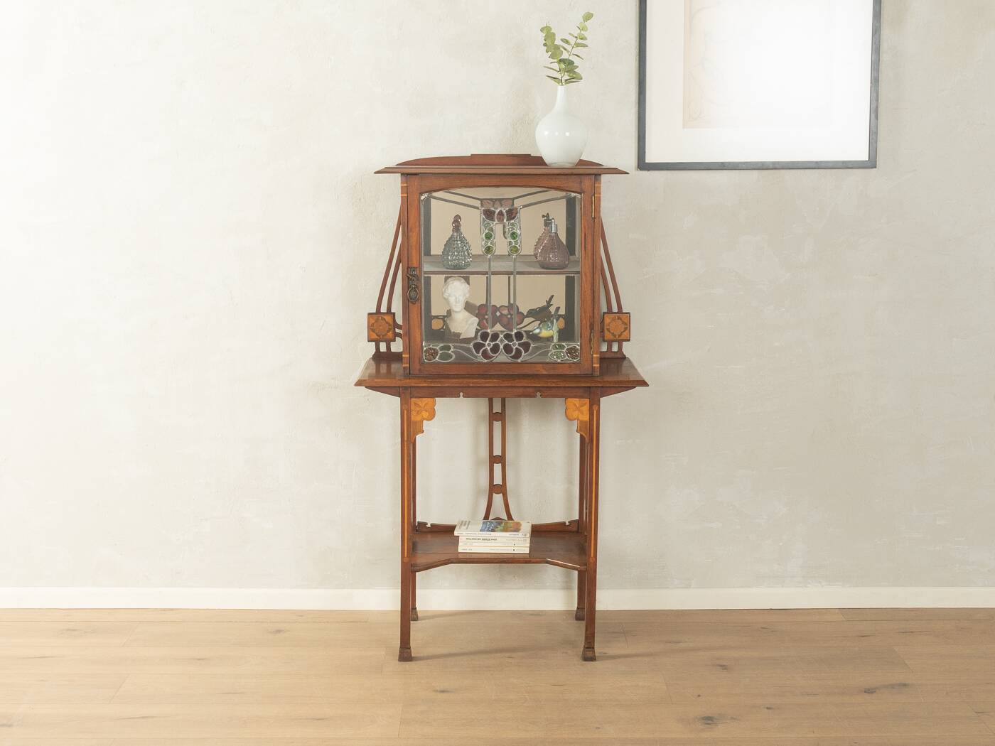 Art Nouveau display cabinet from the 1900s
