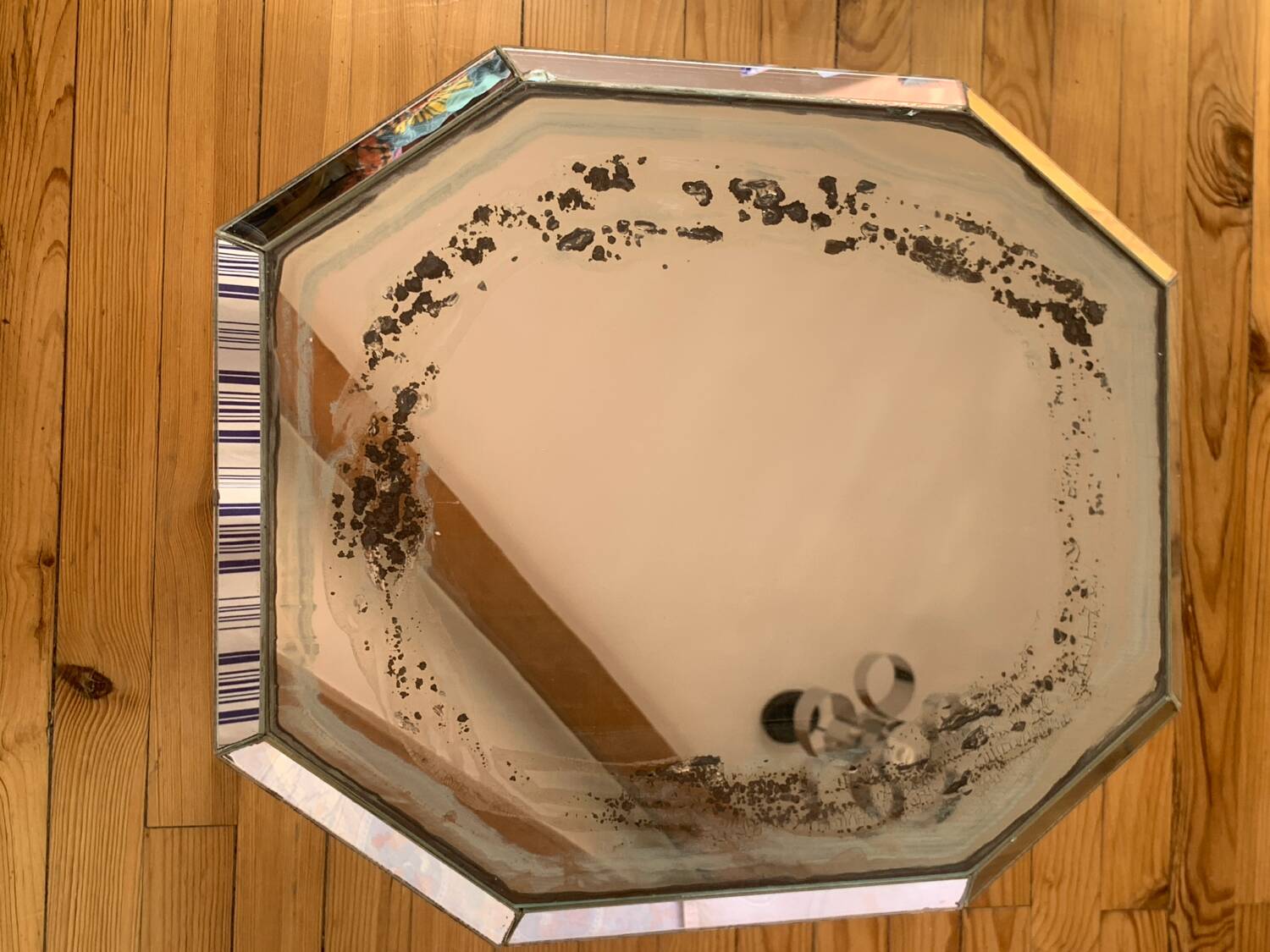 Octagonal mirror