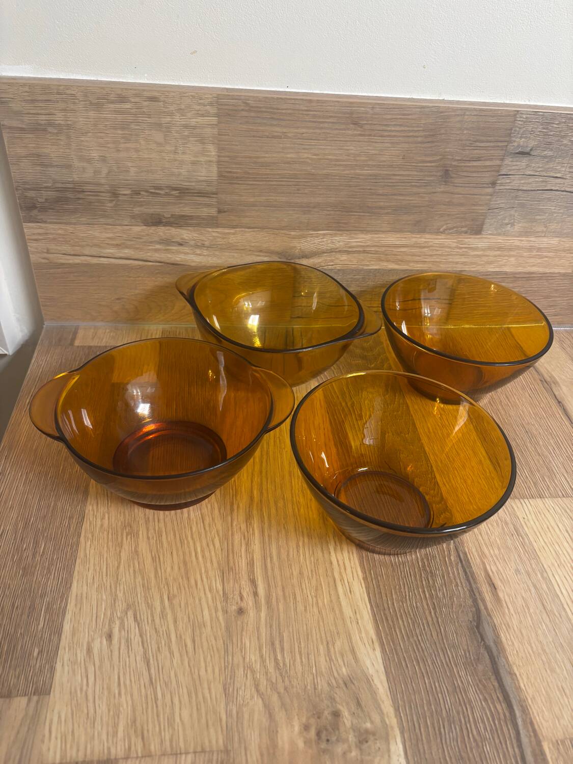 Vintage set of 4 amber brown Duralex bowls and véréco.