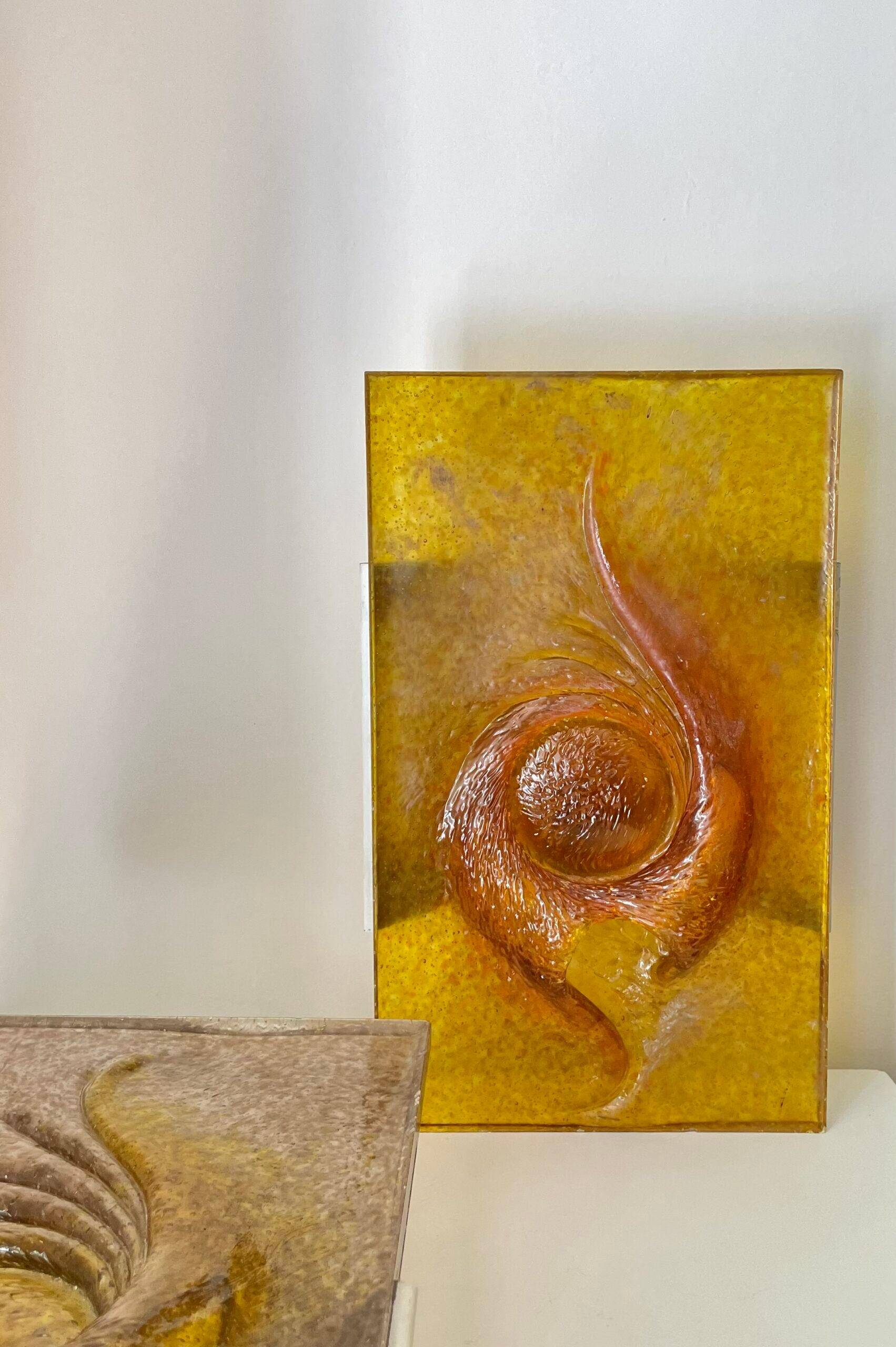 Resin and Metal Wall Lamp