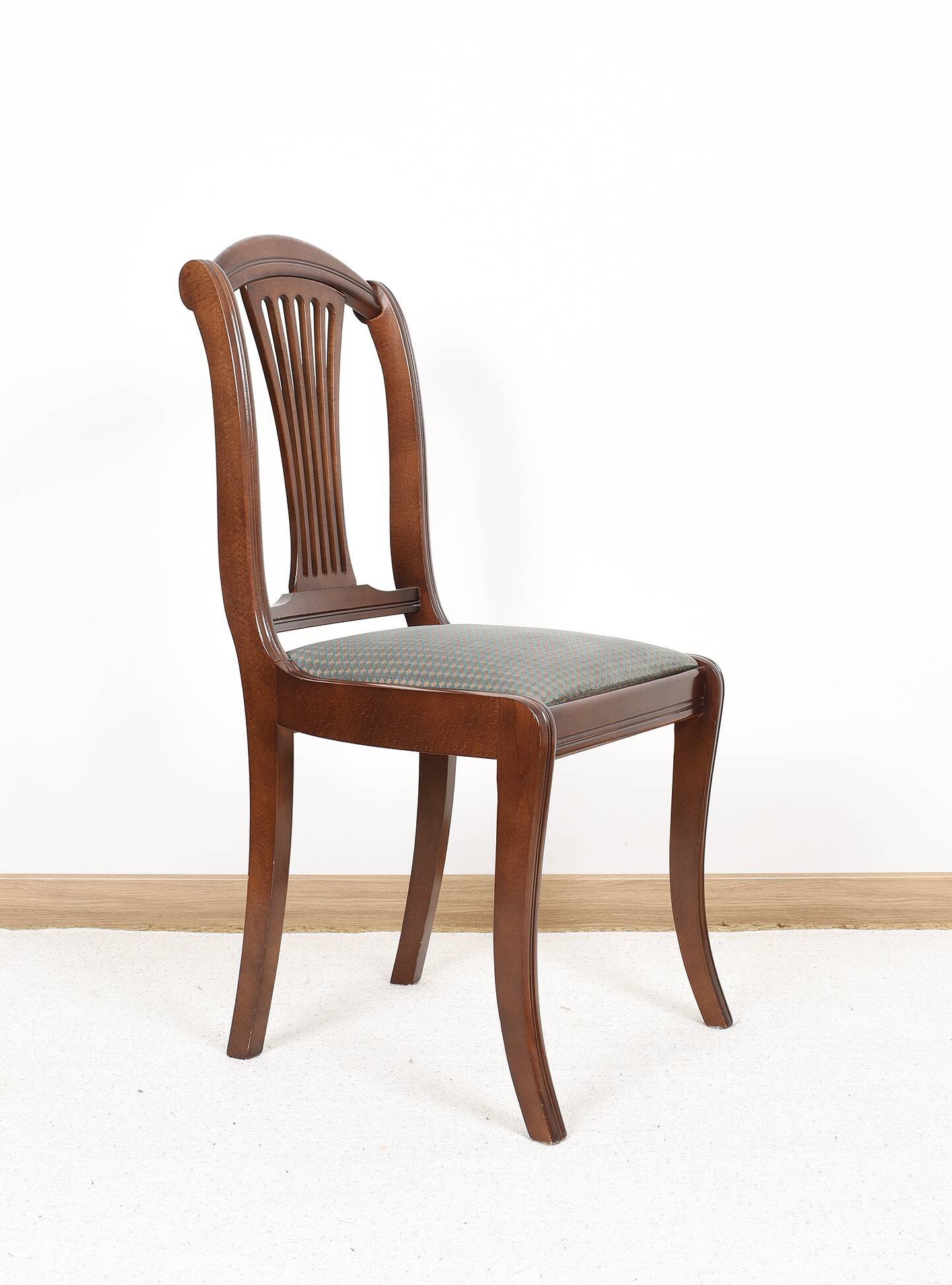 Ensemble de 4 chaises tapissées de style Art Déco pour salle à manger.