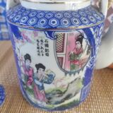 Japanese teapot "Geishas"