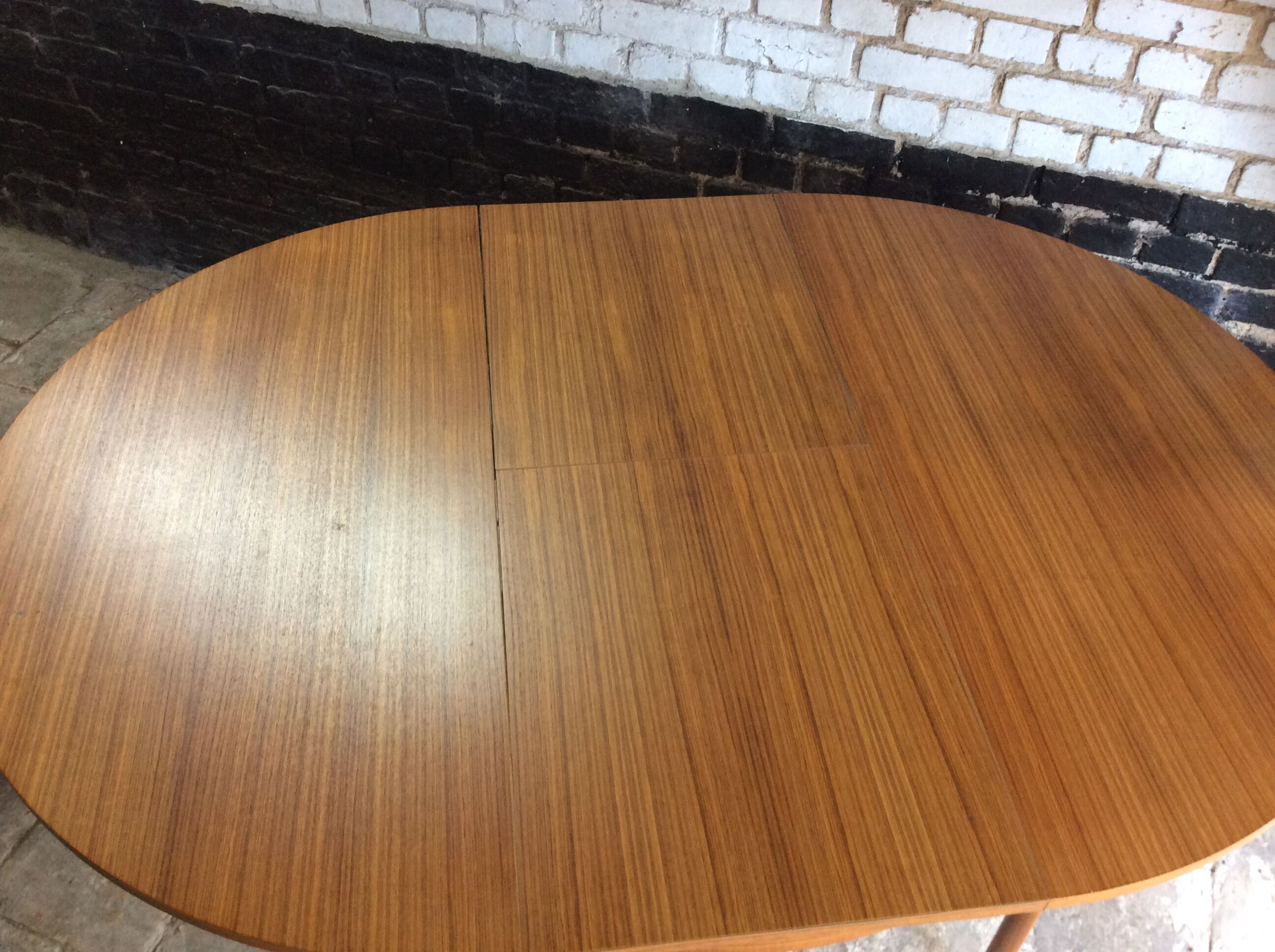 Vintage dining expandable room table