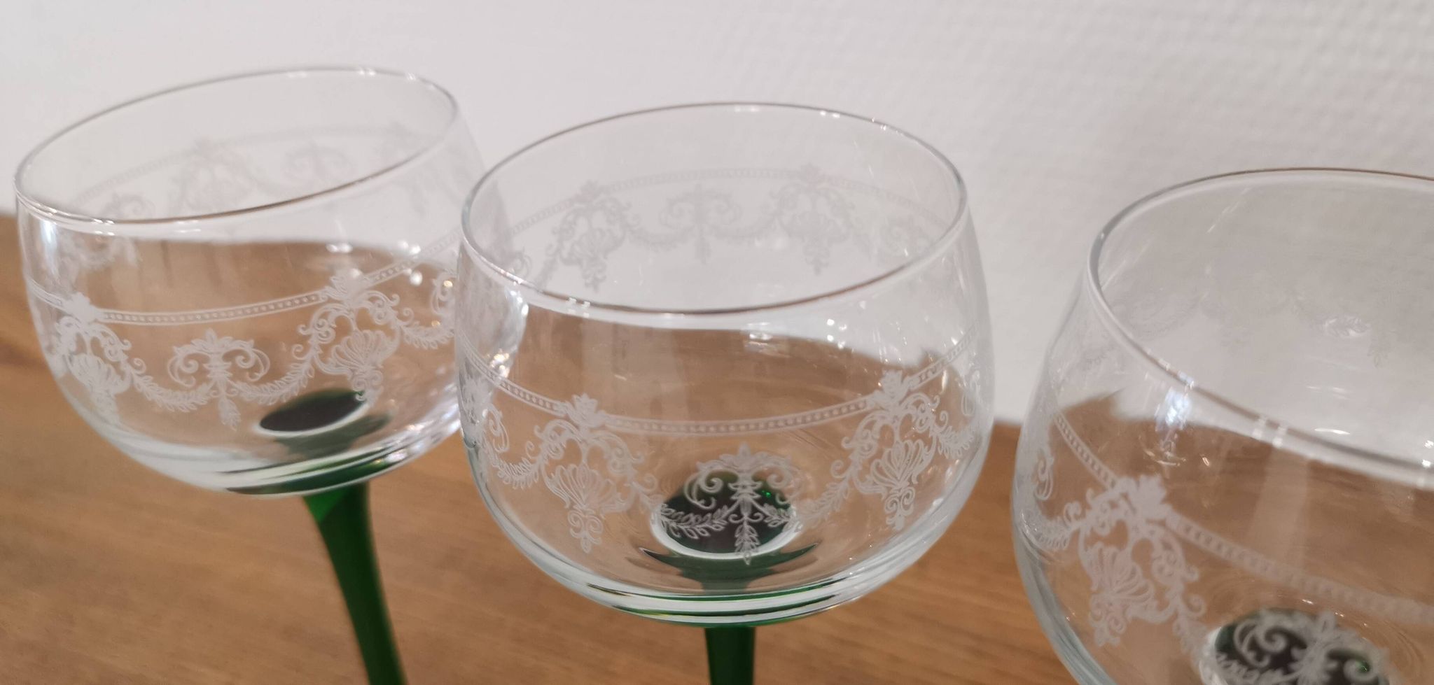 Set of 4 old Alsatian green stemmed wine glasses with vine decor engraved crystal arc