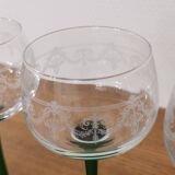 Lot de 4 anciens verres à vin à pied vert d'alsace décor vigne gravé arc cristal