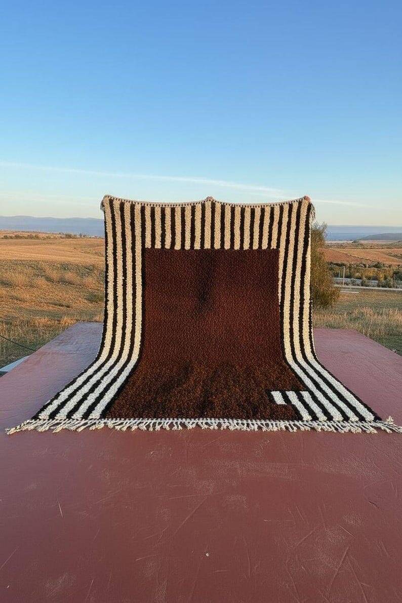 Large Berber rug made of natural wool from the Atlas Mountains, 3/4 m.