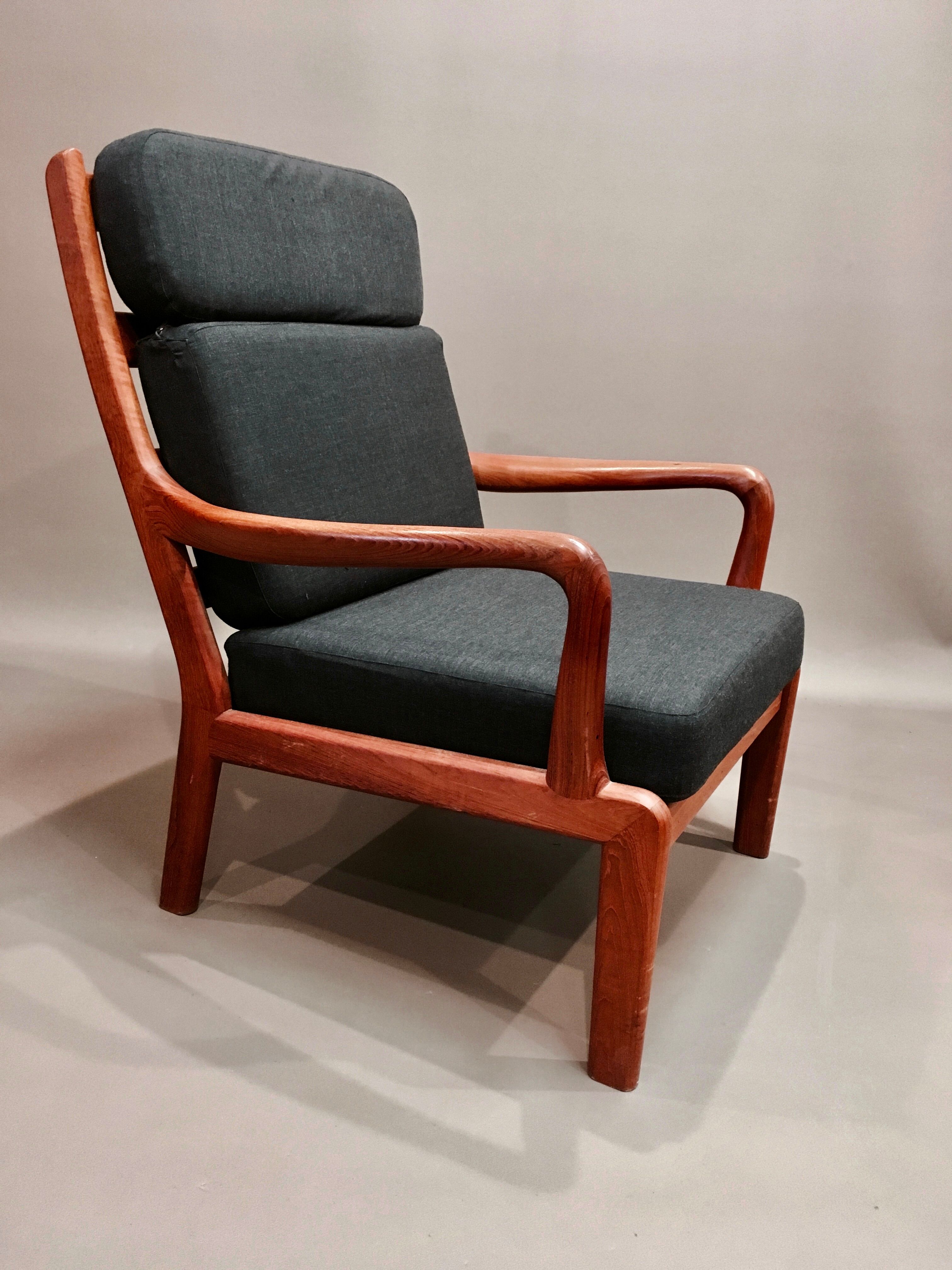 Fauteuil et son ottoman teck design scandinave 1950