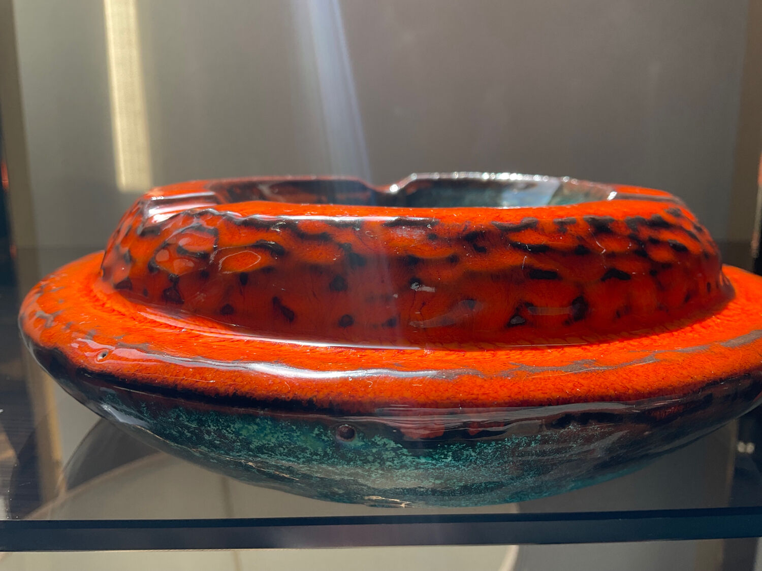 Empty vintage ceramic pocket 70s