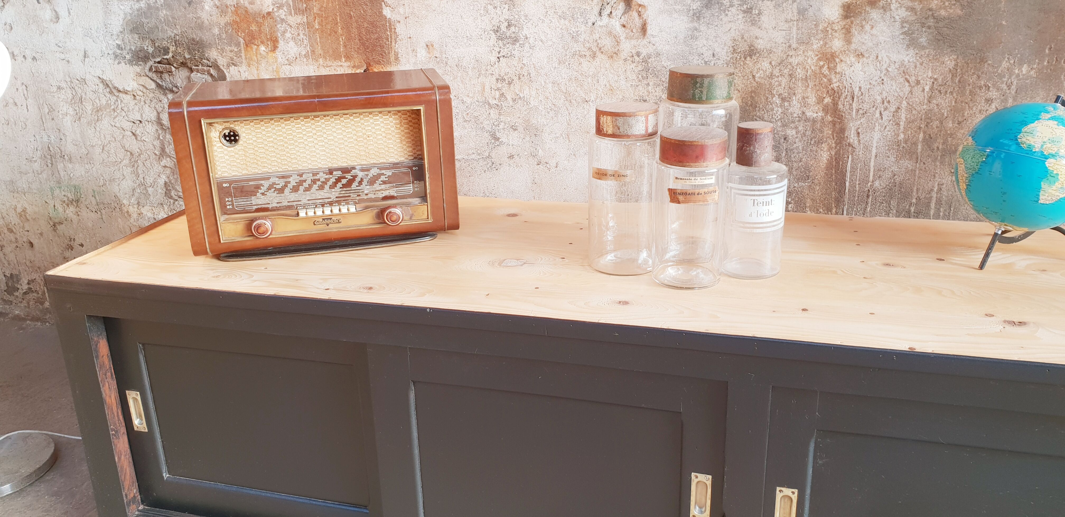 Trade furniture