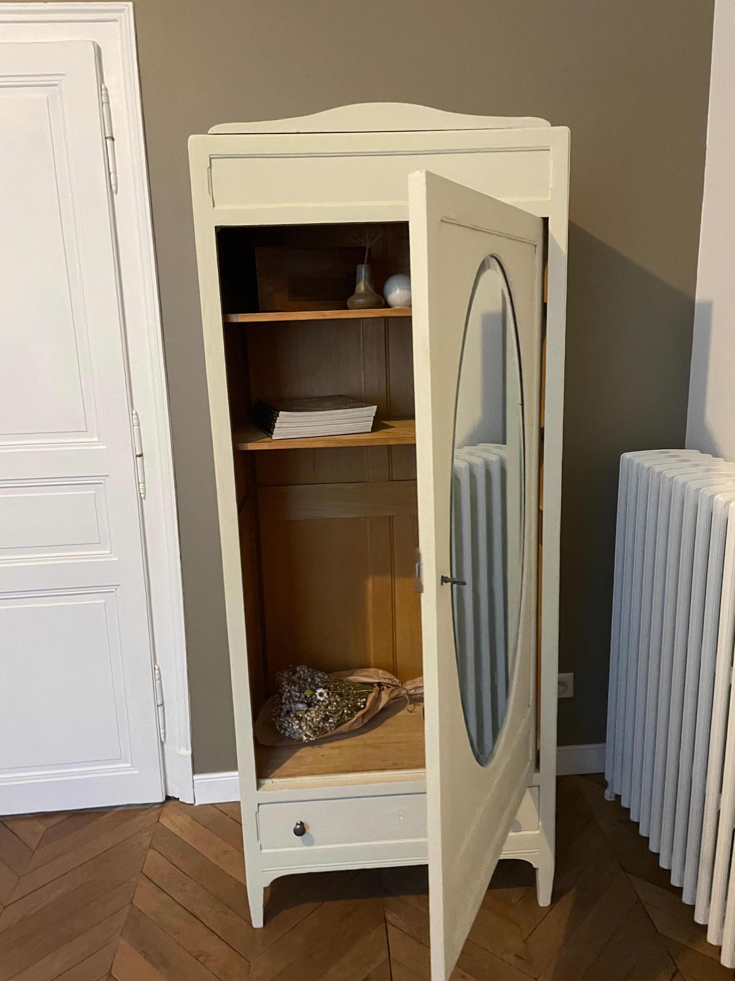 Armoire parisienne