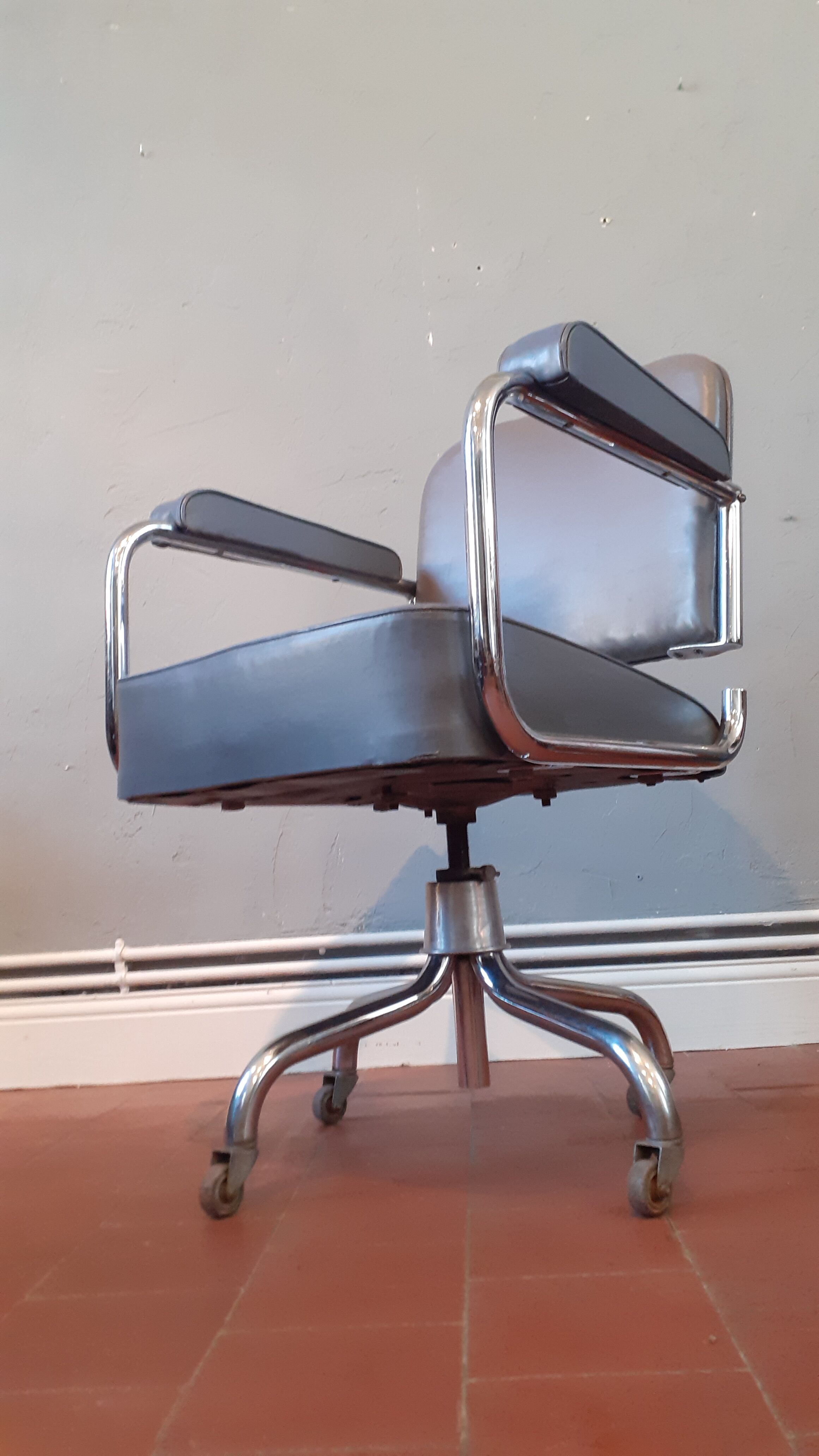 Vintage office chair, industrial decoration from the 1950s Ronéo!!