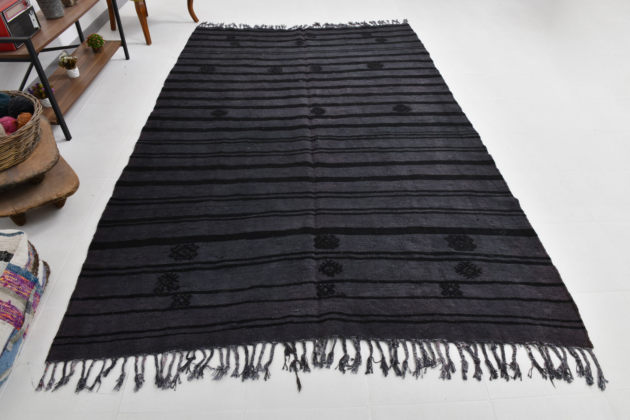 Gray & black oversize hemp rug 316x204cm