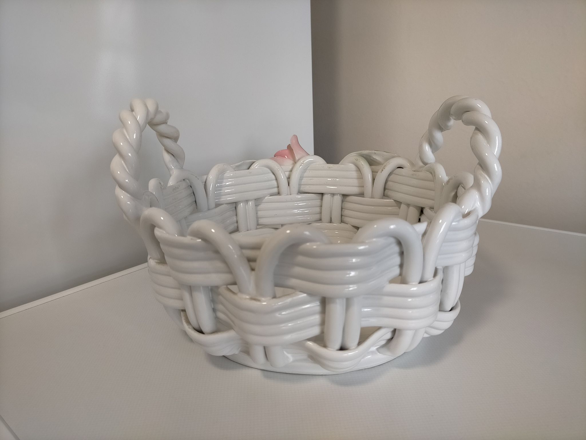 Plat en céramique tressée